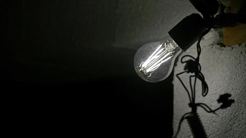 Stromausfall / STROM / LED / LED-BELEUCHTUNG / LICHT / GLÜHBIRNE / ELEKTRIZITÄT / ENERGIE / KLIMA  / ENERGIEKOSTEN / TEUERUNG / STROMPREIS / STROMPREISBREMSE / ENERGIEQUELLEN