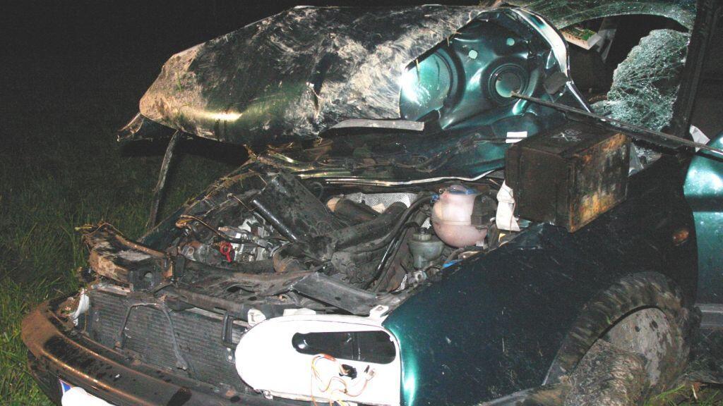 Das Auto des 19-Jährigen wurde bei dem Unfall schwer beschädigt.
