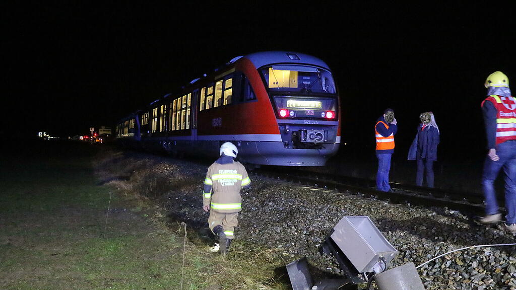 Crash zwischen Pkw und Zug in Straßwalchen