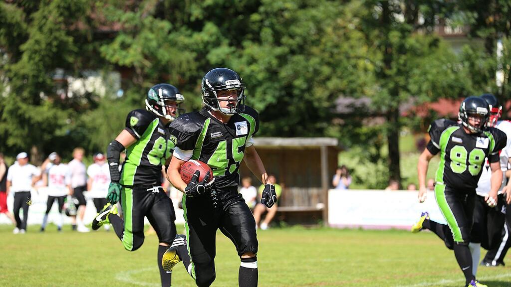Maximilian Leitinger sorgte für den ersten Touchdown in der Geschichte der Pongau Ravens.