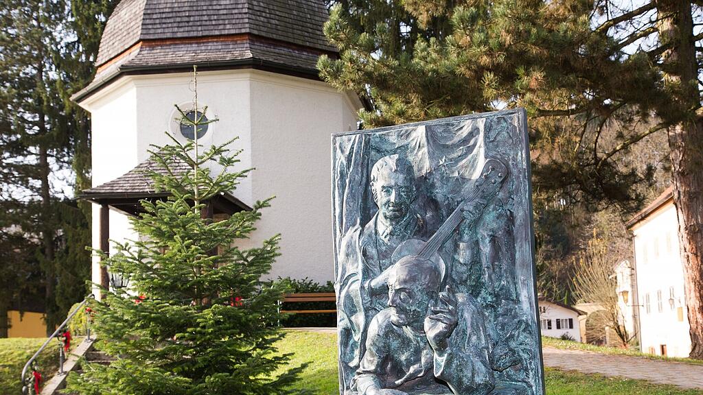 An der Stelle der Stille-Nacht-Kapelle stand einst die Kirche der Schiffer, in der zum ersten Mal Stille Nacht erklang.