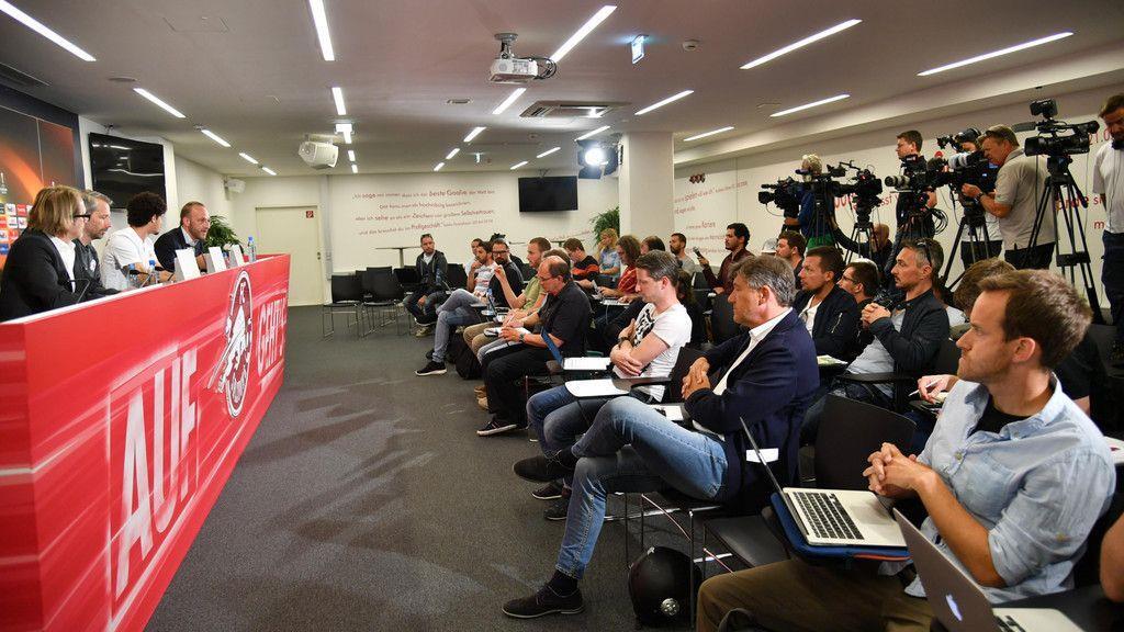 Pressekonferenz vor EL-Halbfinale