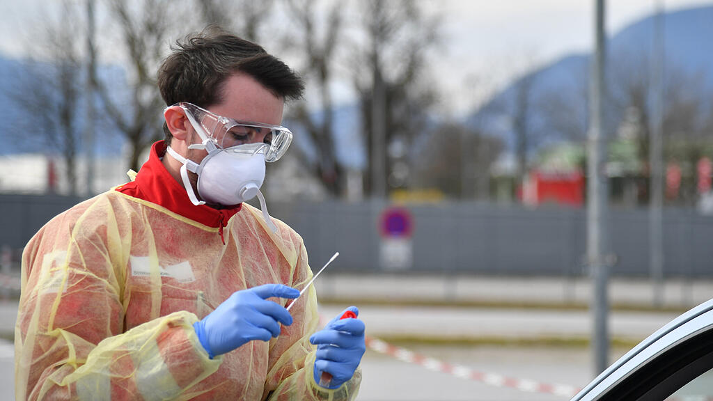 "Drive-in"-Teststation in Wals