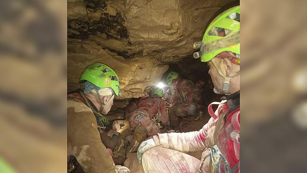 Höhlenforscherin in Italien gerettet