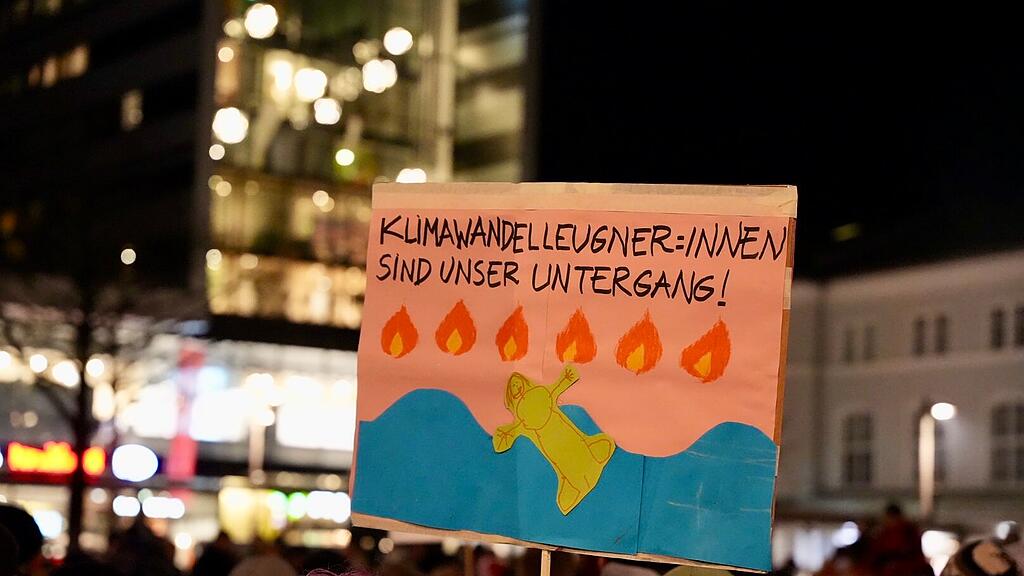 Demo gegen Blau-Schwarz, Salzburg