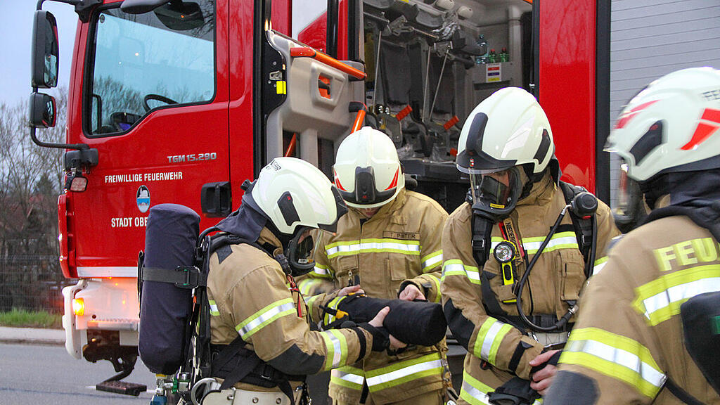 Groß-Übung der Feuerwehren in Oberndorf