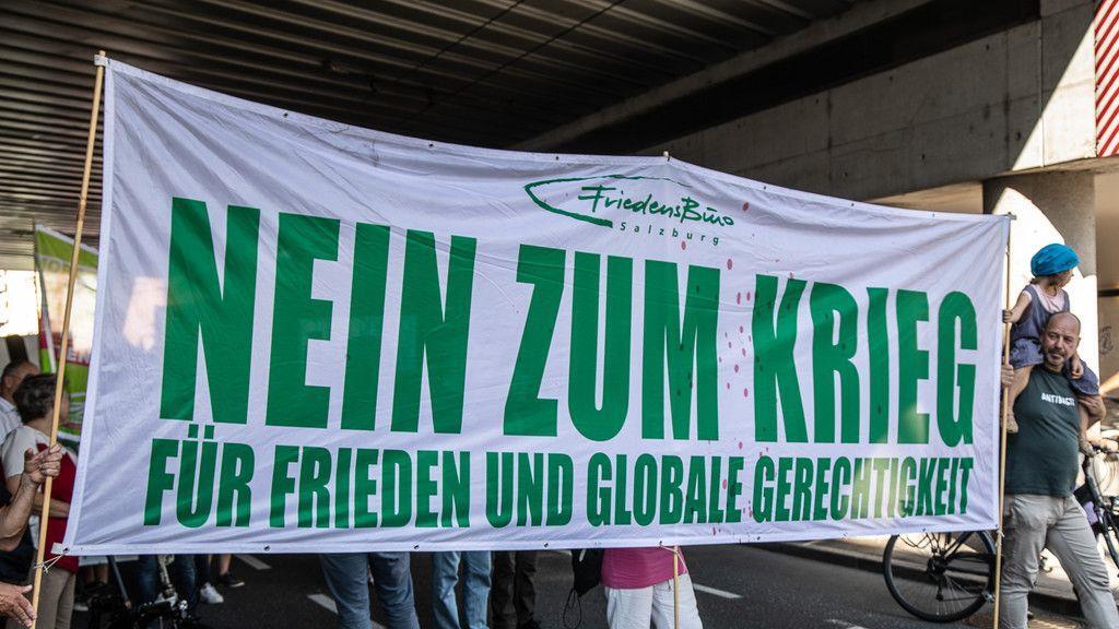 Eu-Gipfel: Demo in Salzburg, II