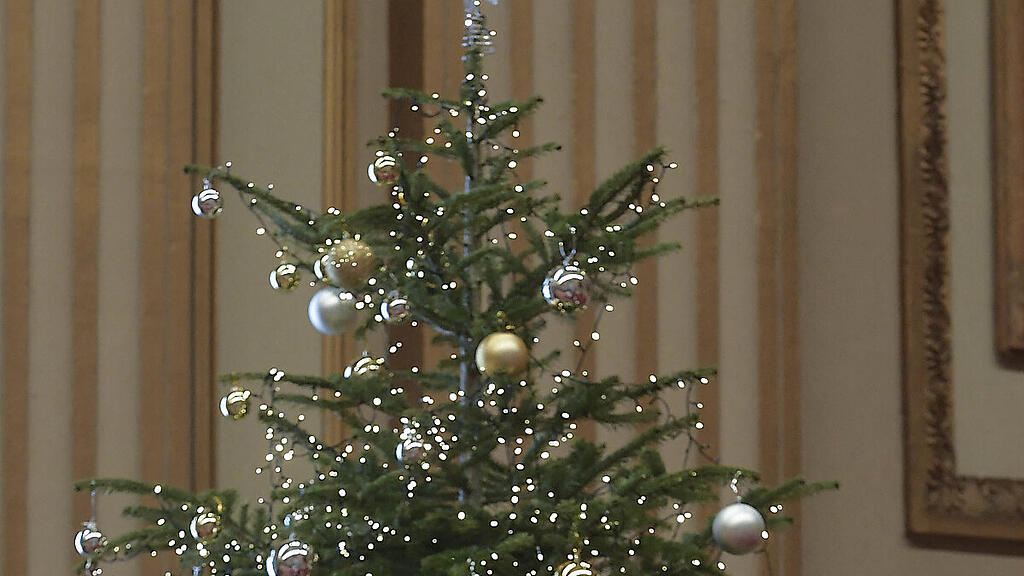 Papst spendet Weihnachtssegen