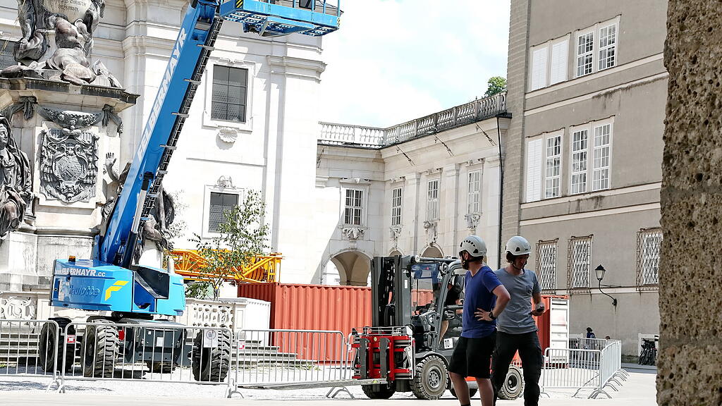 20230609_fmt_Der_Aufbau_der_Jedermann-Bühne_hat_begonnen_KJ001.JPG