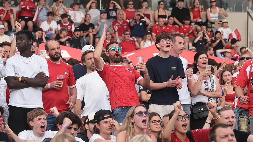 Public Viewing in Salzburg: Österreich vs. Polen