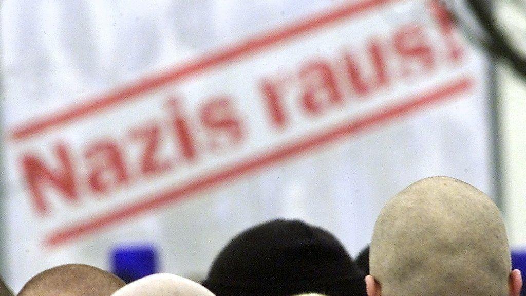 Das oberösterreichische Antifa-Netzwerk und der Infoladen Wels orteten bei mehreren Bands, die auftreten hätten sollen, ein "Naheverhältnis zum Rechtsextremismus.