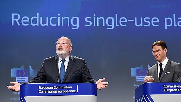 EU-Kommissar Timmermans (l.) erläuterte die Pläne