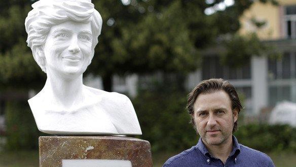 Lady Di-Denkmal am Schloss Cobenzl in Wien enthüllt