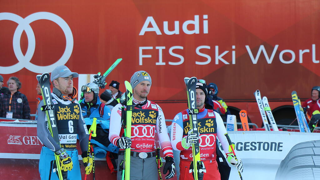 Ski alpin: Siegerehrung in Gr\u00f6den