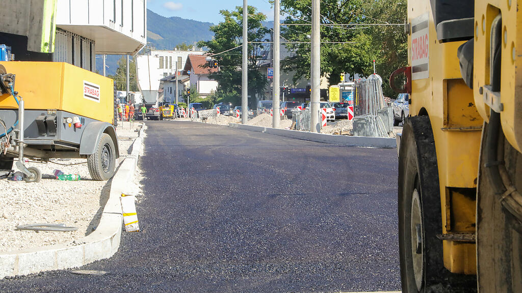 Münchner Bundesstraße: Asphaltierung