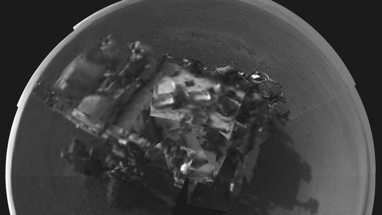 Marsrover "Curiosity" sendet farbiges Panorama-Foto