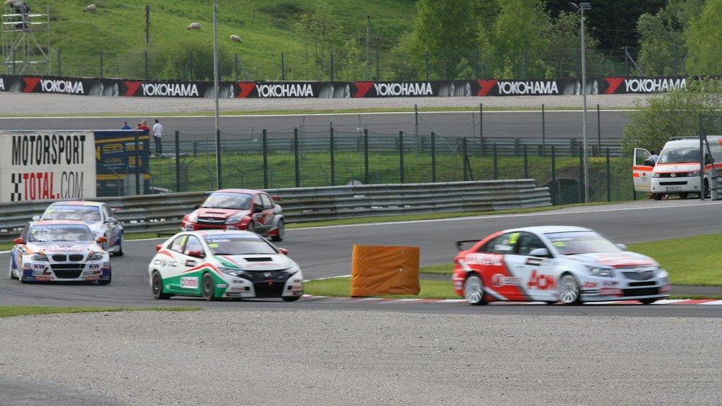Tourenwagen-WM am Salzburgring, II