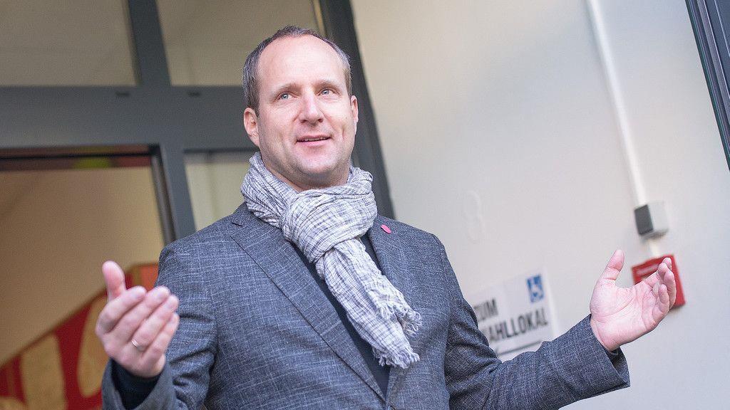 Matthias Strolz wählt
