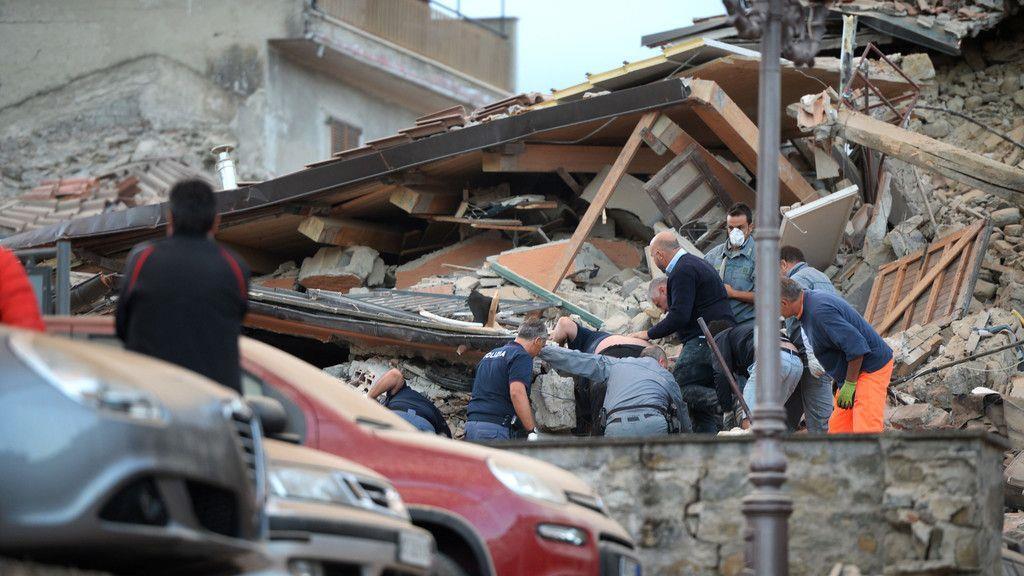 Mehrere Tote und schwere Zerstörungen bei Erdbeben in Italien