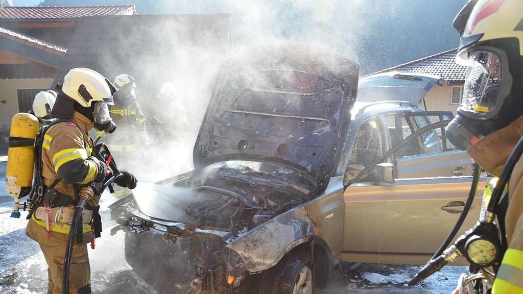 Auto brennt in Abtenau