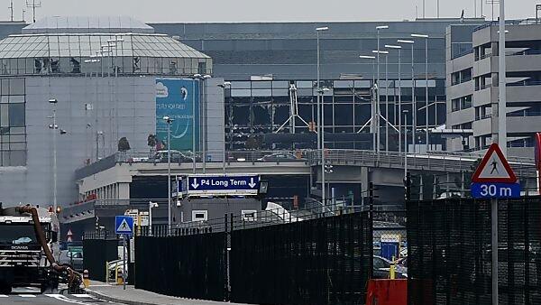 Am Flughafen von Büssel wird die Wiederinbetriebnahme vorbereitet