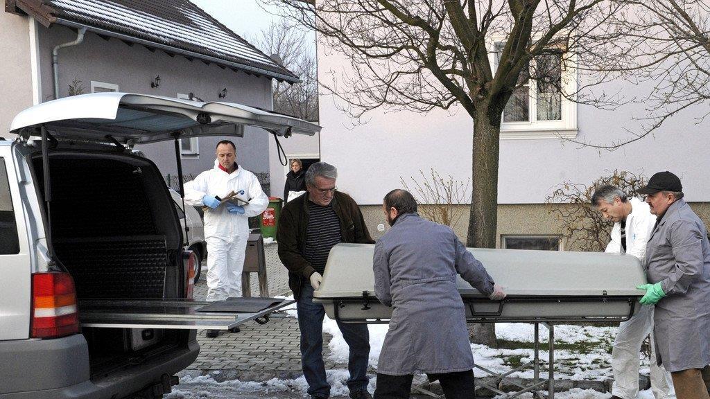 Bluttat in Marchegg: Mann dürfte Ehefrau und Tochter mit Kopfschüssen getötet haben
