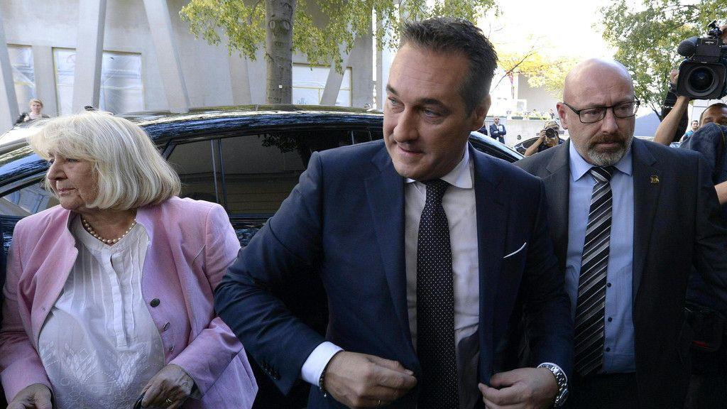 Heinz-Christian Strache wählt