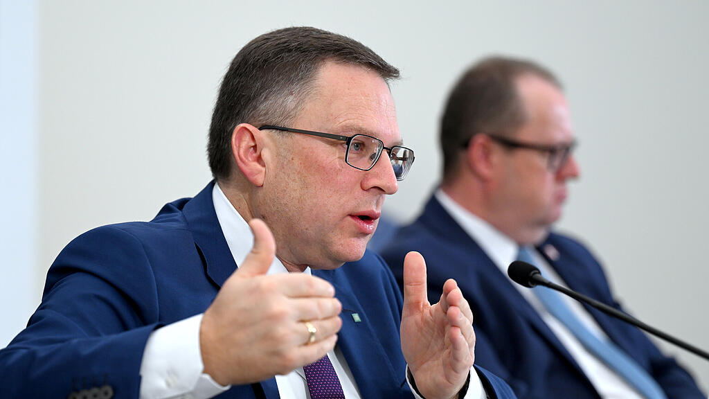 Sparpaket von FPÖ und ÖVP vorgestellt