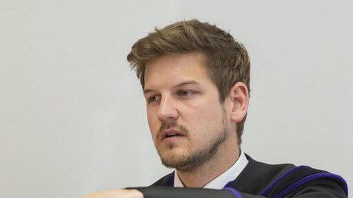 Überfall auf Taxilenkerin: Zwei Teenager vor Gericht