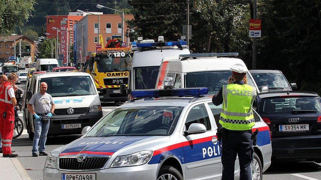 Radfahrerin von Lkw überrollt