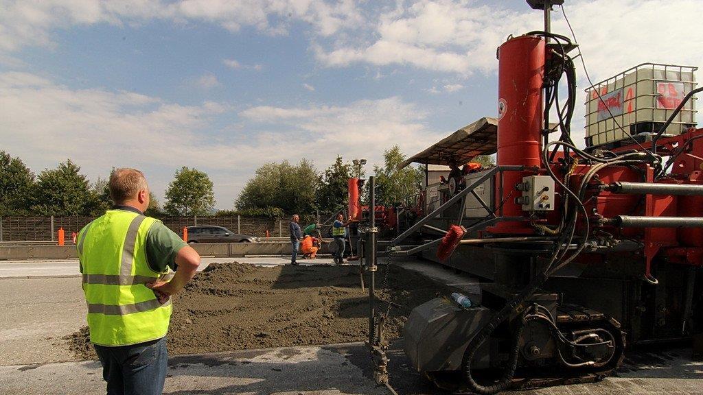A1: Asphaltierungsarbeiten gestartet