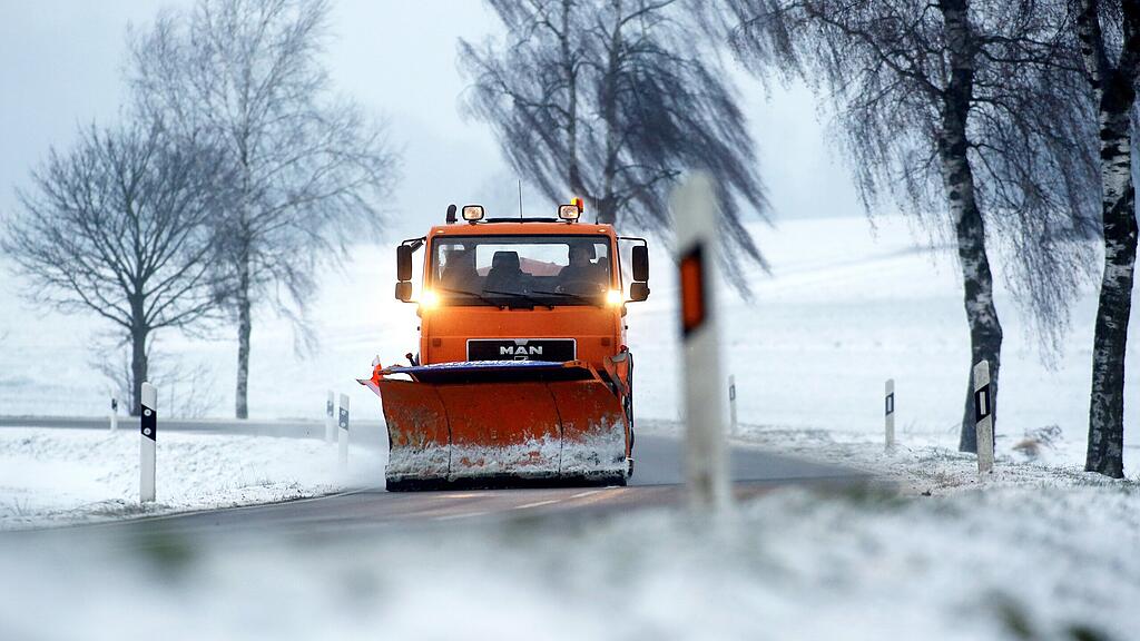 Der Wintereinbruch sorgt für Dauereinsatz beim Salzburger Winterdienst.
