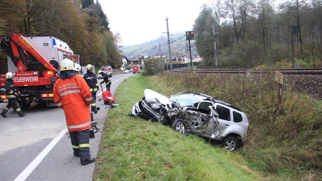 Bischofhofen: Pkw knallt gegen Lkw