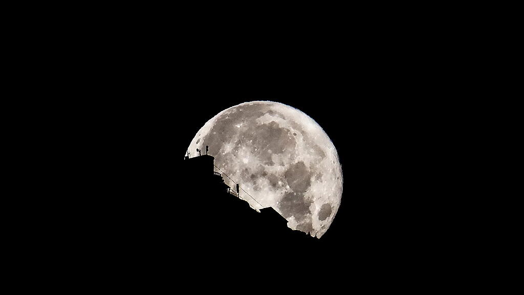 Supermond über Salzburg