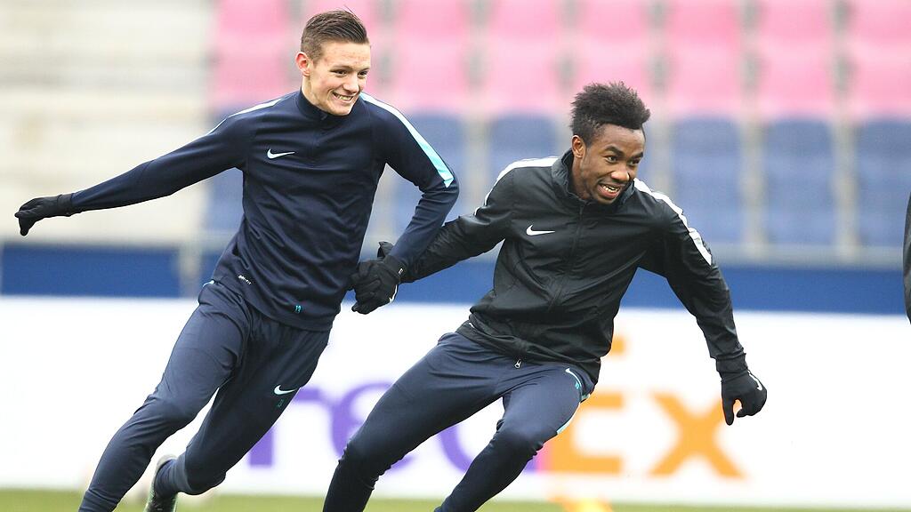Samuel Tetteh (rechts) wechselt vom FC Liefering zu den roten Bullen.