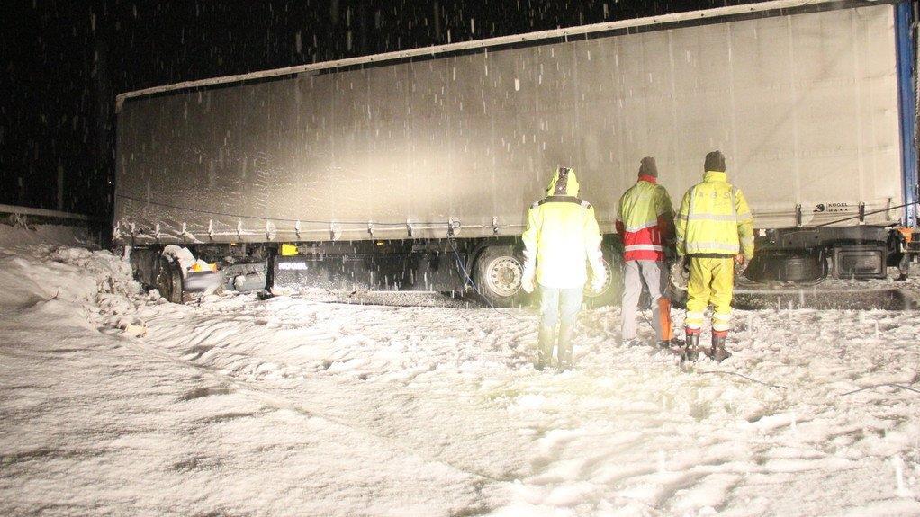 Sattelschlepper-Unfall auf A10