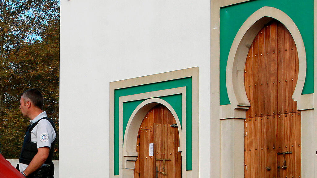 Schüsse bei Moschee in Frankreich