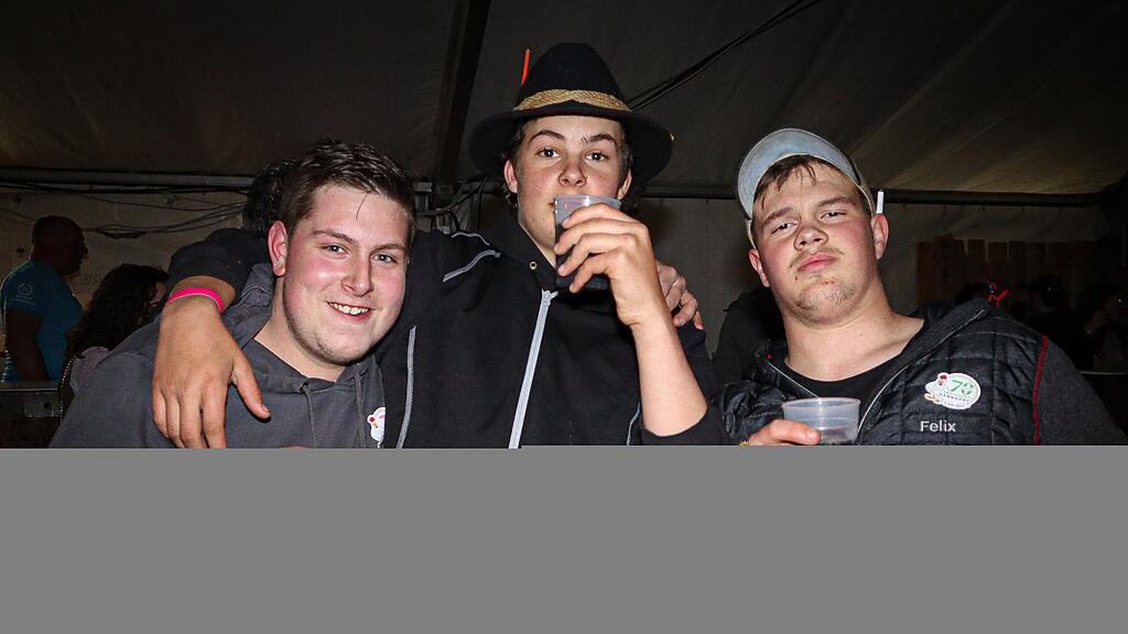 Maifest Stra\u00dfwalchen