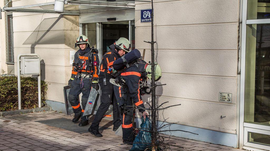 Christbaumbrand im GSWB-Gebäude