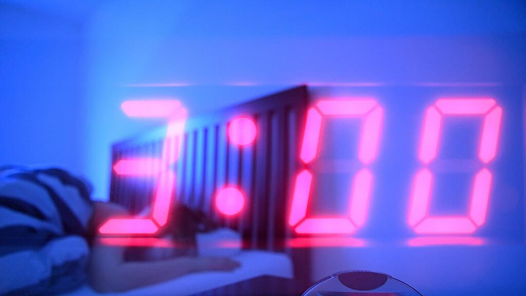 Die Umstellung auf die mitteleuropäischen Sommerzeit (MESZ) erfolgt am 25. März 2018 - die Zeit wird um 02:00 Uhr nachts auf 03:00 Uhr vorgestellt.