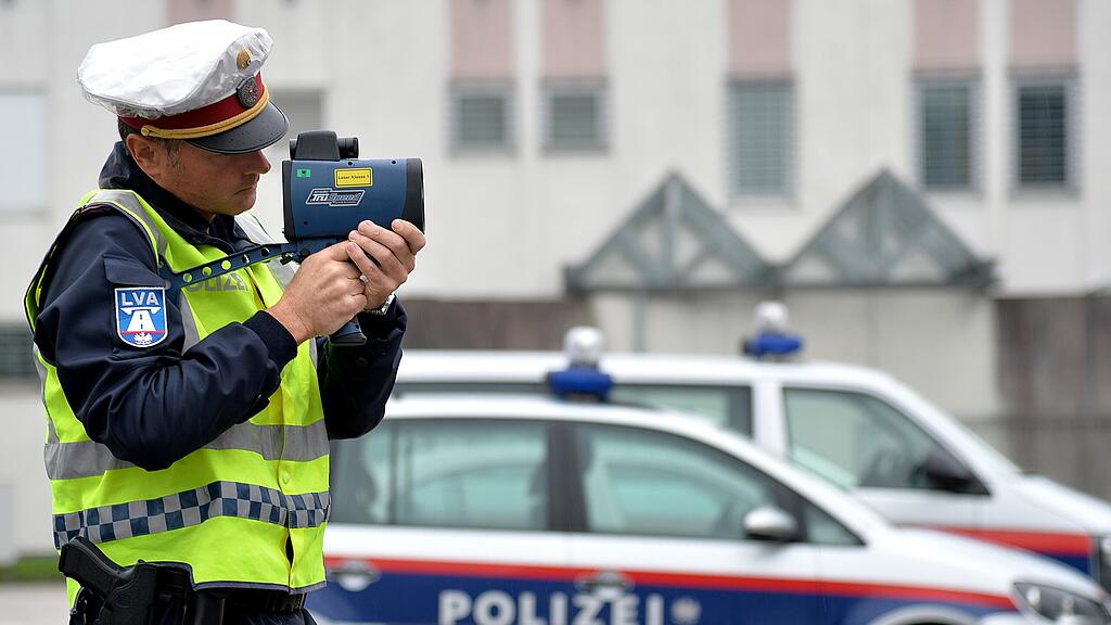 Der junge Pinzgauer war mit erhöhter Geschwindigkeit in Zell am See unterwegs (Symbolbild).