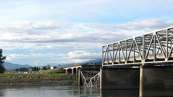 Autobahnbrücke eingestürzt