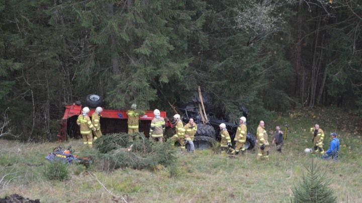 Der Lenker wurde beim Traktor-Absturz aus dem Führerhaus geschleudert.