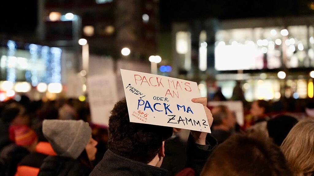 Demo gegen Blau-Schwarz, Salzburg