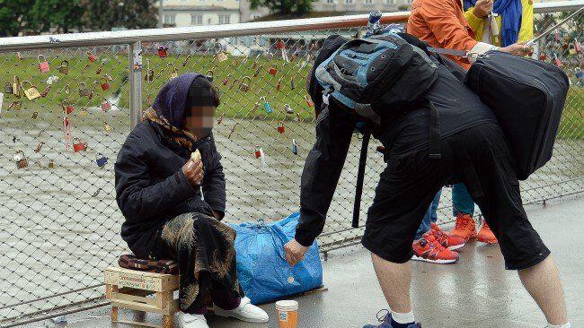 Etwa 100 Euro müssen Menschen bezahlen, die in der Verbotszone weiterhin betteln.