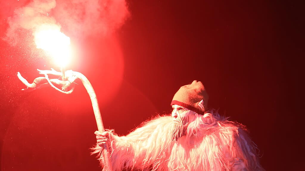 Krampuskränzchen der Pucher Krampusse.