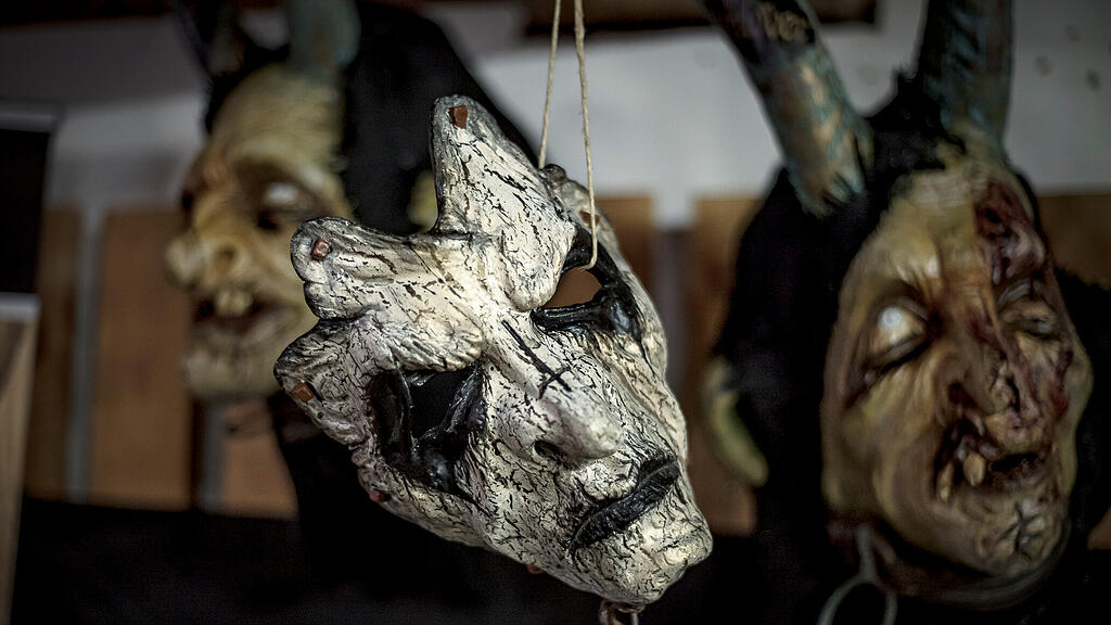 Maskenausstellung Hallein