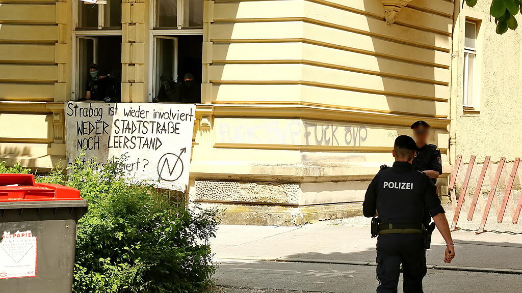 20220514-fmt_Hausbesetzung_durch_Linksextreme_in_Salzburg_KJ005.JPG