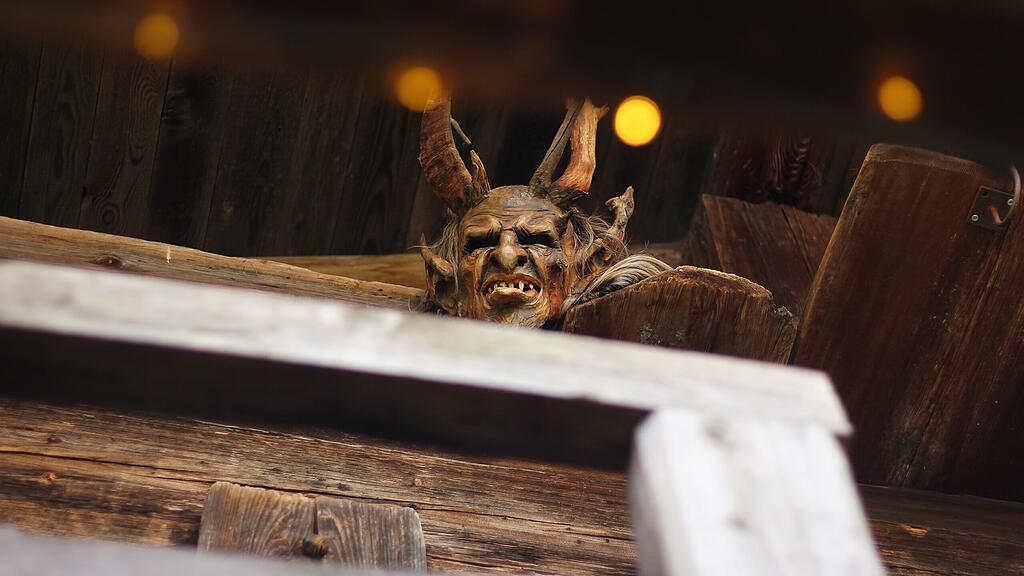 Maskenausstellung "Grossarler Gschlacht"