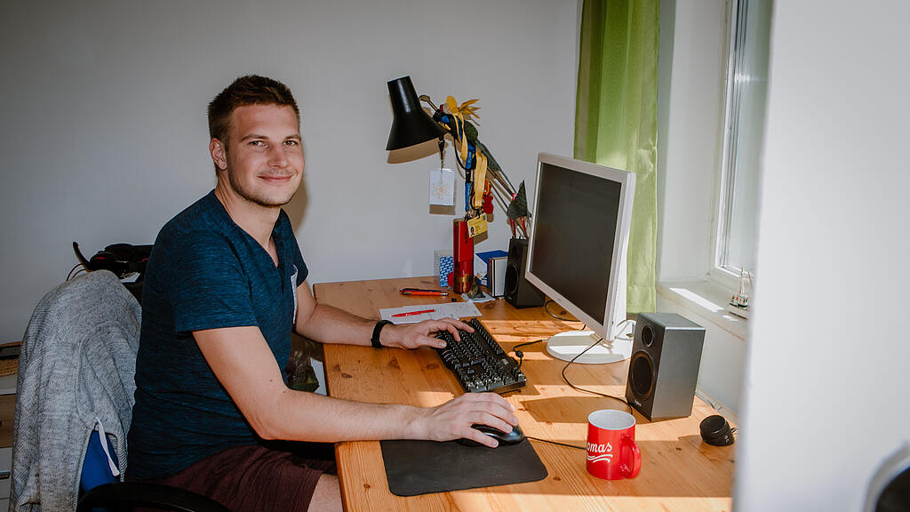 Thomas, Home Office